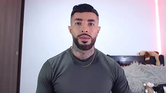 andrea de lucaa online show from January 7, 3:00 am