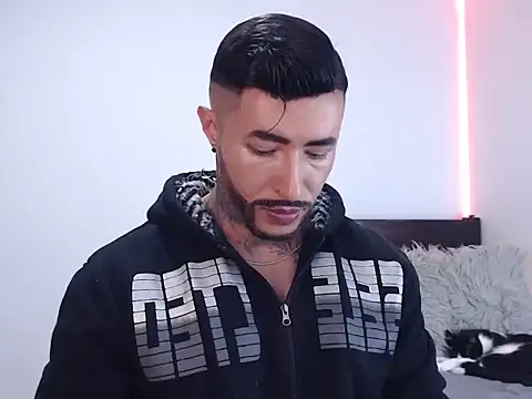 Snapshot of andrea_de_lucaa chatting on November 22, 4:11 am andrea de lucaa online show from November 22, 4:11 am