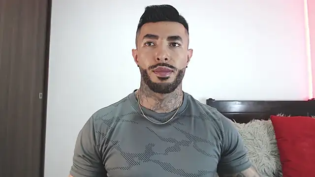 andrea de lucaa online show from March 17, 2:14 am