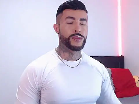 Snapshot of andrea_de_lucaa chatting on November 9, 2:48 am andrea de lucaa online show from November 9, 2:48 am