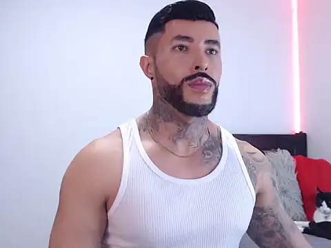 Snapshot of andrea_de_lucaa chatting on November 15, 3:32 am andrea de lucaa online show from November 15, 3:32 am