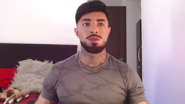 Snapshot of andrea_de_lucaa chatting on June 25, 4:21 am andrea de lucaa online show from June 25, 4:21 am