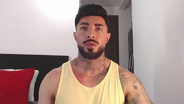 Snapshot of andrea_de_lucaa chatting on June 18, 5:06 am andrea de lucaa online show from June 18, 5:06 am