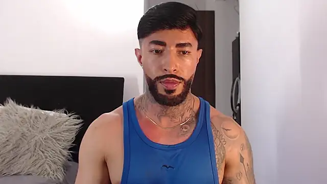 andrea de lucaa online show from June 4, 3:22 am