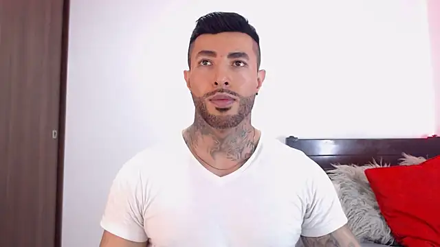 andrea de lucaa online show from March 4, 2:52 am