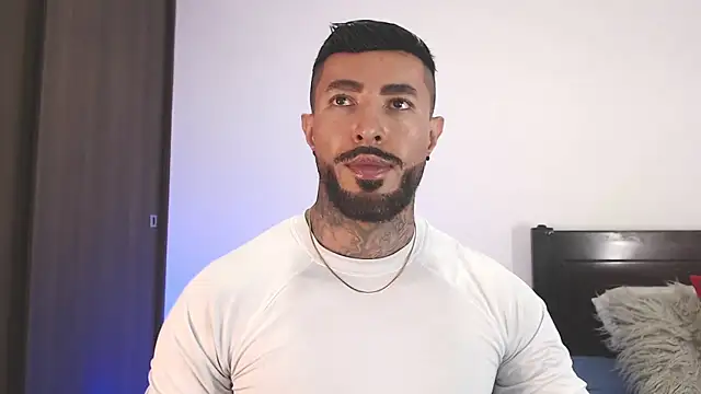 andrea de lucaa online show from April 9, 2:46 am