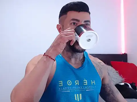 Snapshot of andrea_de_lucaa chatting on November 6, 11:09 pm andrea de lucaa online show from November 6, 11:09 pm