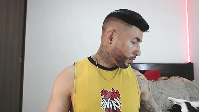 andrea de lucaa online show from March 9, 3:21 am