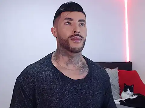 Snapshot of andrea_de_lucaa chatting on November 25, 2:23 am andrea de lucaa online show from November 25, 2:23 am