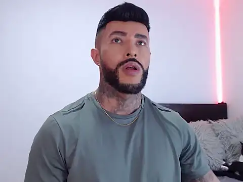 Snapshot of andrea_de_lucaa chatting on October 20, 12:45 am andrea de lucaa online show from October 20, 12:45 am