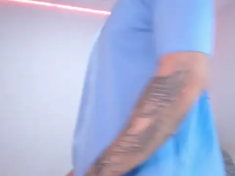 Snapshot of andrea_de_lucaa chatting on November 28, 1:28 am andrea de lucaa online show from November 28, 1:28 am