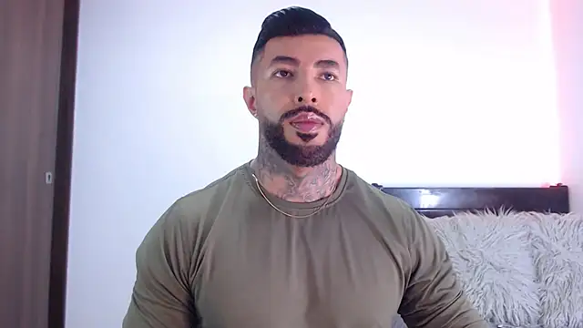 andrea de lucaa online show from January 11, 12:17 am