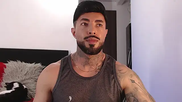 Snapshot of andrea_de_lucaa chatting on June 21, 12:27 am andrea de lucaa online show from June 21, 12:27 am