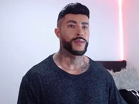 Snapshot of andrea_de_lucaa chatting on October 21, 3:39 am andrea de lucaa online show from October 21, 3:39 am