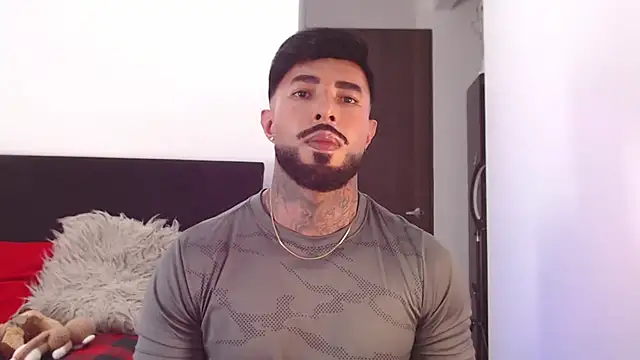 Snapshot of andrea_de_lucaa chatting on June 25, 5:12 am andrea de lucaa online show from June 25, 5:12 am
