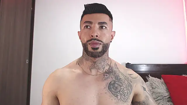 andrea de lucaa online show from March 15, 2:40 am