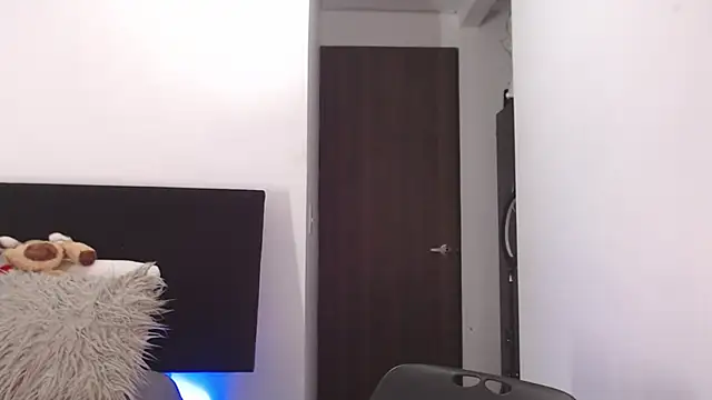 Snapshot of andrea_de_lucaa chatting on June 7, 3:12 am andrea de lucaa online show from June 7, 3:12 am