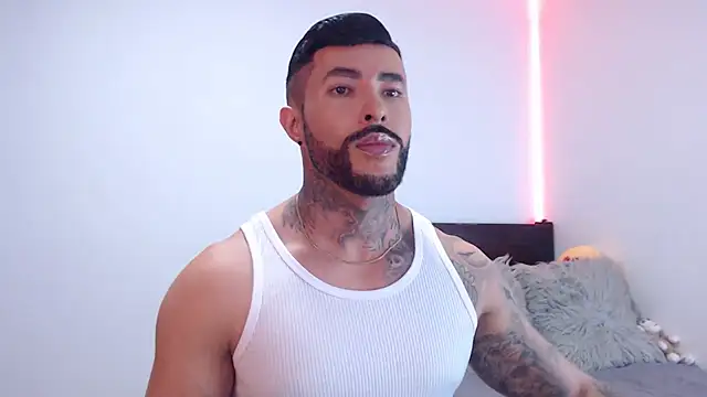 Snapshot of andrea_de_lucaa chatting on November 5, 2:58 am andrea de lucaa online show from November 5, 2:58 am