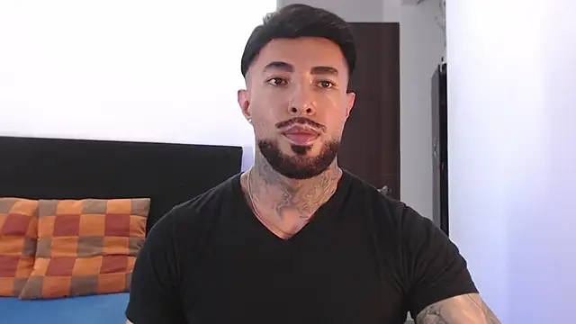 Snapshot of andrea_de_lucaa chatting on July 14, 5:01 am andrea de lucaa online show from July 14, 5:01 am