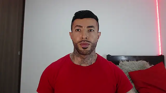 andrea de lucaa online show from March 5, 2:30 am