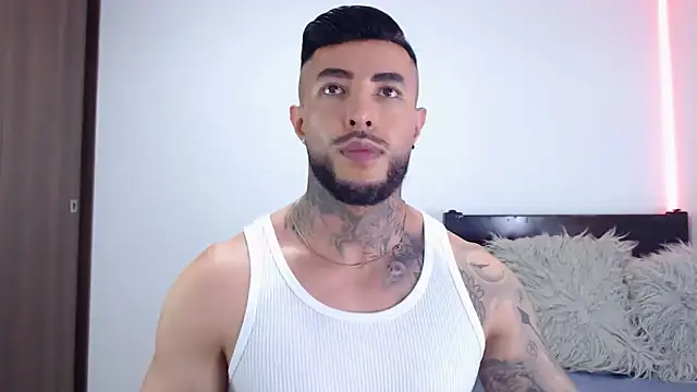 andrea de lucaa online show from December 17, 3:44 am