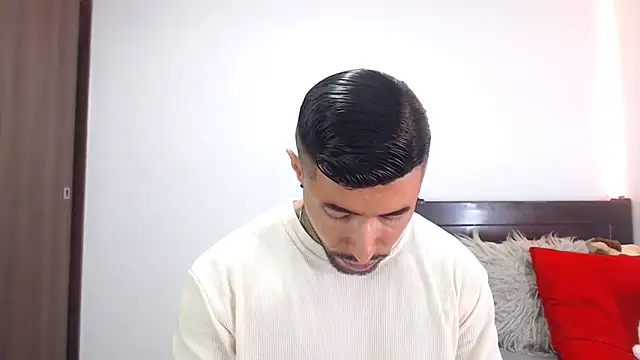 andrea de lucaa online show from February 17, 2:31 am