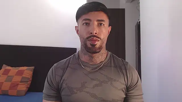 Snapshot of andrea_de_lucaa chatting on July 20, 2:52 am andrea de lucaa online show from July 20, 2:52 am