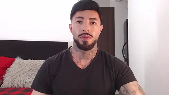 Snapshot of andrea_de_lucaa chatting on June 29, 2:18 am andrea de lucaa online show from June 29, 2:18 am