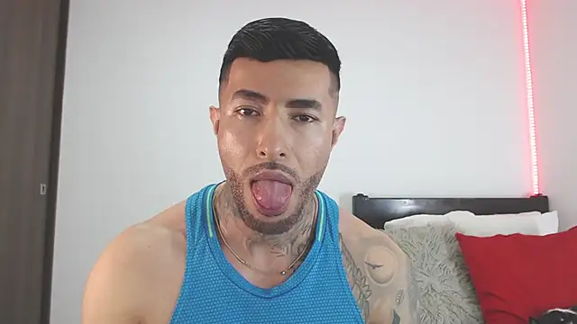 andrea de lucaa online show from March 6, 3:34 am