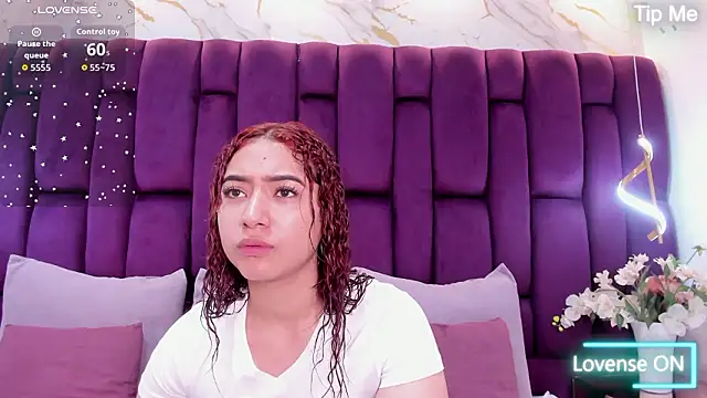 megannherrera online show from February 3, 12:21 pm