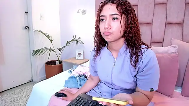 megannherrera online show from February 28, 1:55 pm