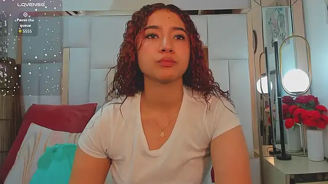 megannherrera online show from April 14, 8:14 pm