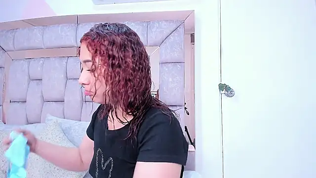 megannherrera online show from January 9, 1:18 pm