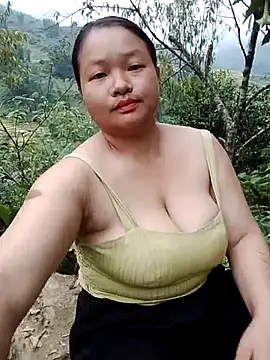 Snapshot of girl-babi chatting on September 10, 9:52 am girl-babi online show from September 10, 9:52 am