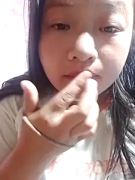Snapshot of girl-babi chatting on July 16, 2:30 am girl-babi online show from July 16, 2:30 am