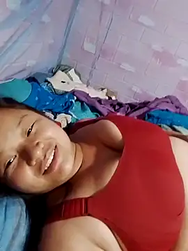 Snapshot of girl-babi chatting on June 13, 3:04 am girl-babi online show from June 13, 3:04 am