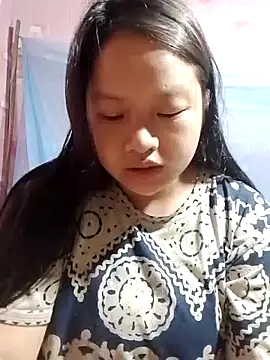 Snapshot of girl-babi chatting on July 10, 3:06 am girl-babi online show from July 10, 3:06 am
