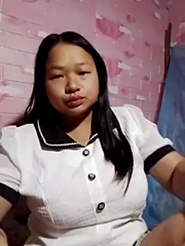 Snapshot of girl-babi chatting on July 19, 2:31 am girl-babi online show from July 19, 2:31 am