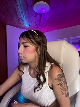 Isabella18 pink online show from February 9, 6:28 pm