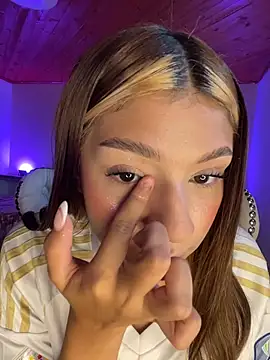Isabella18 pink online show from June 19, 5:52 pm