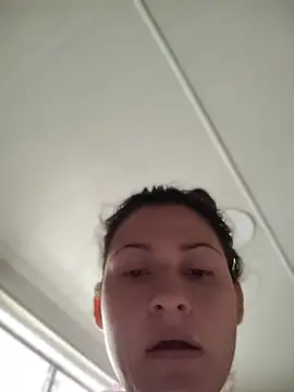 Snapshot of lindasyt chatting on June 21, 3:18 pm lindasyt online show from June 21, 3:18 pm