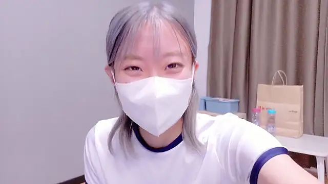 Snapshot of Nana__ch chatting on October 31, 4:20 am Nana ch online show from October 31, 4:20 am