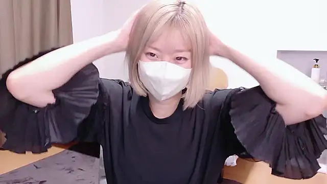 Nana  ch online show from May 12, 4:24 pm