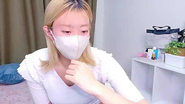 Nana  ch online show from December 17, 11:48 am
