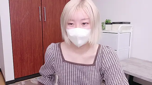 Nana  ch online show from March 24, 6:08 pm