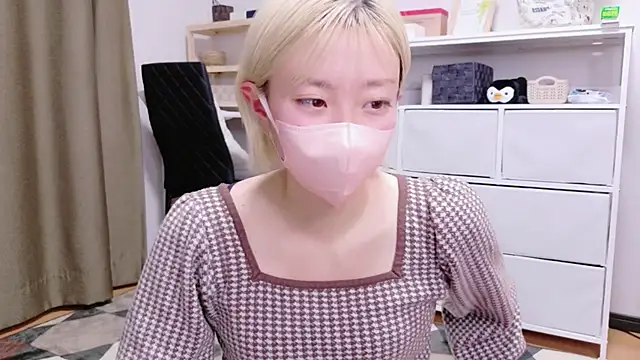 Nana  ch online show from March 10, 11:58 am