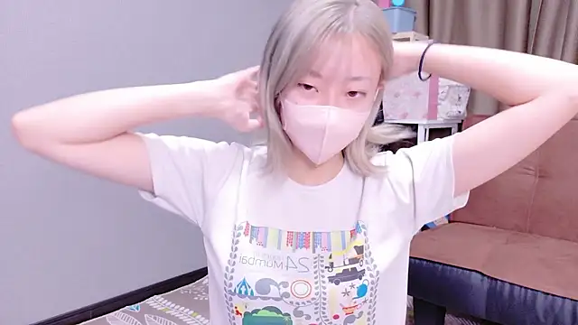 Snapshot of Nana__ch chatting on November 4, 5:11 am Nana ch online show from November 4, 5:11 am