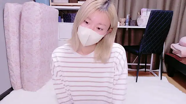 Snapshot of Nana__ch chatting on December 2, 7:21 am Nana ch online show from December 2, 7:21 am