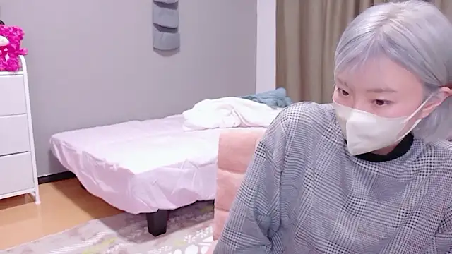 Nana  ch online show from May 21, 4:15 pm