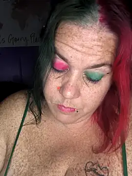 Courdles online show from December 4, 10:36 am